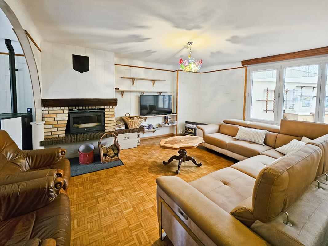 3 chambres Maison à Bogny-sur-Meuse, France No. 49544