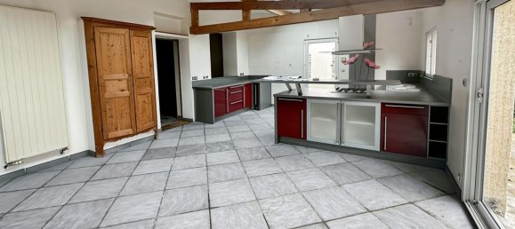 Дом с 9 комнатами в Мобёж, Франция № 157442 3