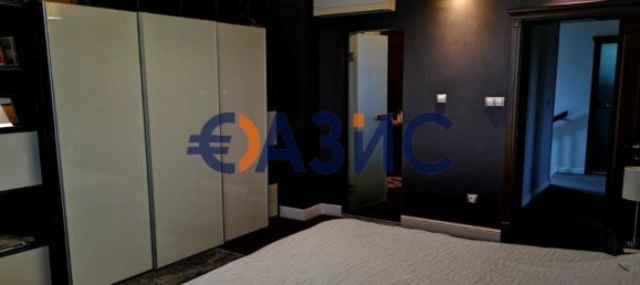 4 bedrooms House No. 979 7