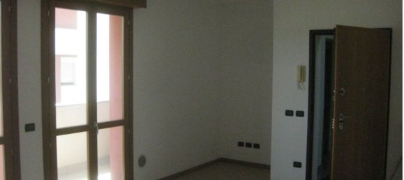 3-salle Appartement à Grumello del Monte, Italy No. 8160 4