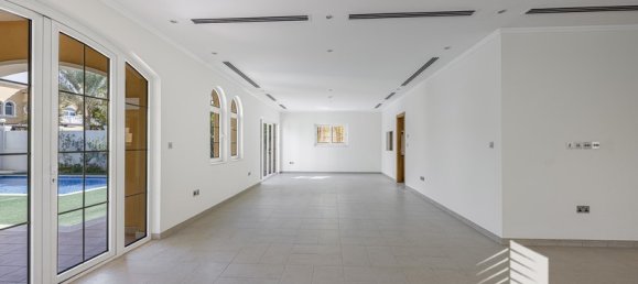 Вилла с 5 спальнями в Jumeirah Park, ОАЭ № 13670 6