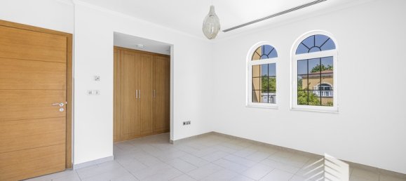 Вилла с 5 спальнями в Jumeirah Park, ОАЭ № 13670 16