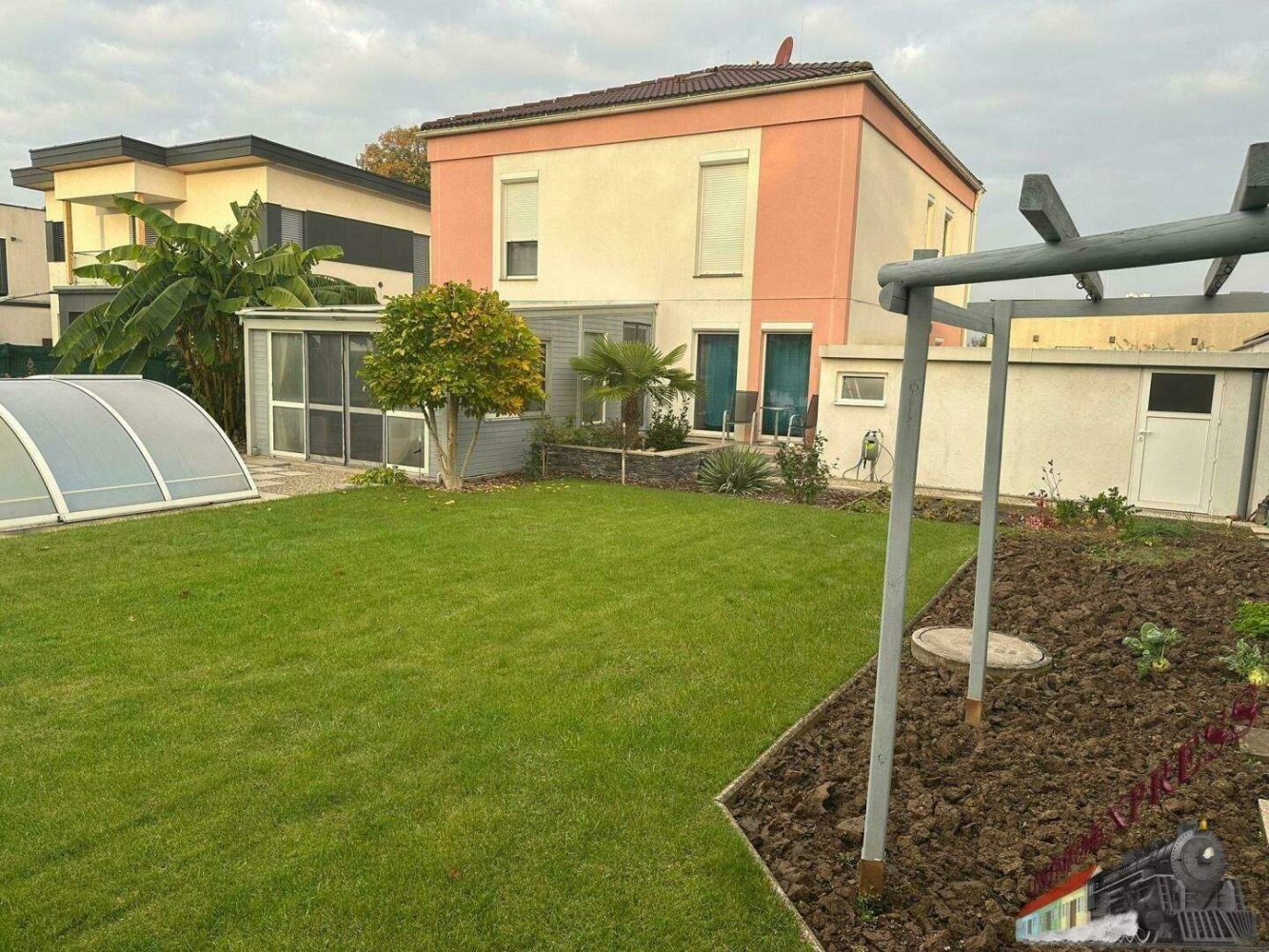 Casa de 5 divisões em Strasshof an der Nordbahn, Austria N.º 242864