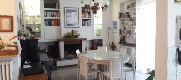4 rooms House in Perugia, Italy No. 5572 9