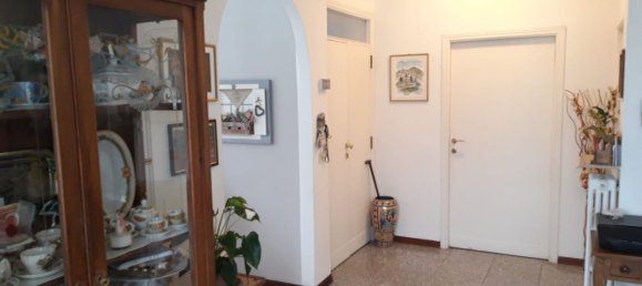 4 rooms House in Perugia, Italy No. 5572 11
