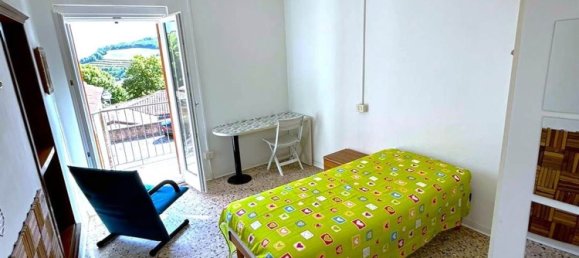 4 bedrooms Apartment in Urbino, Italy No. 358417 8