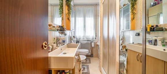 Квартира с 3 комнатами в Реджо Эмилия, Италия № 119656 28