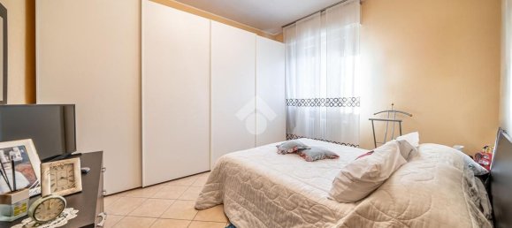 Квартира с 3 комнатами в Реджо Эмилия, Италия № 119656 23