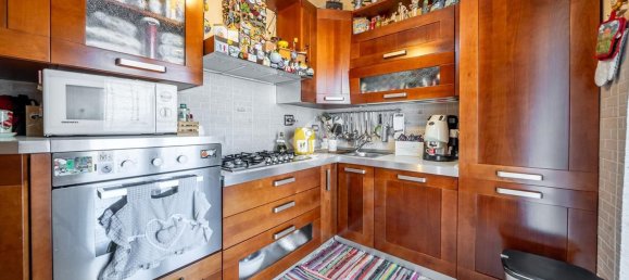 Квартира с 3 комнатами в Реджо Эмилия, Италия № 119656 11