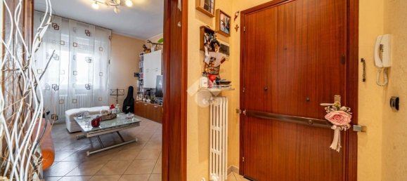 Квартира с 3 комнатами в Реджо Эмилия, Италия № 119656 4