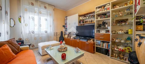 Квартира с 3 комнатами в Реджо Эмилия, Италия № 119656 8