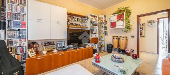 Квартира с 3 комнатами в Реджо Эмилия, Италия № 119656 10