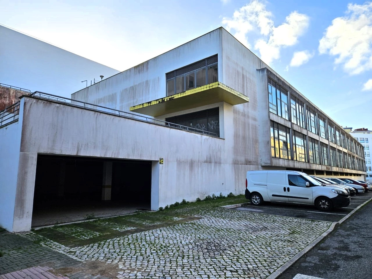 Edificio en Rio de Mouro, Portugal 4520 m² No. 191502
