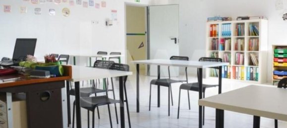 217m² Commercial property in Sintra, Portugal No. 61108 6