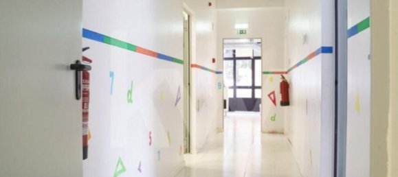 217m² Commercial property in Sintra, Portugal No. 61108 3