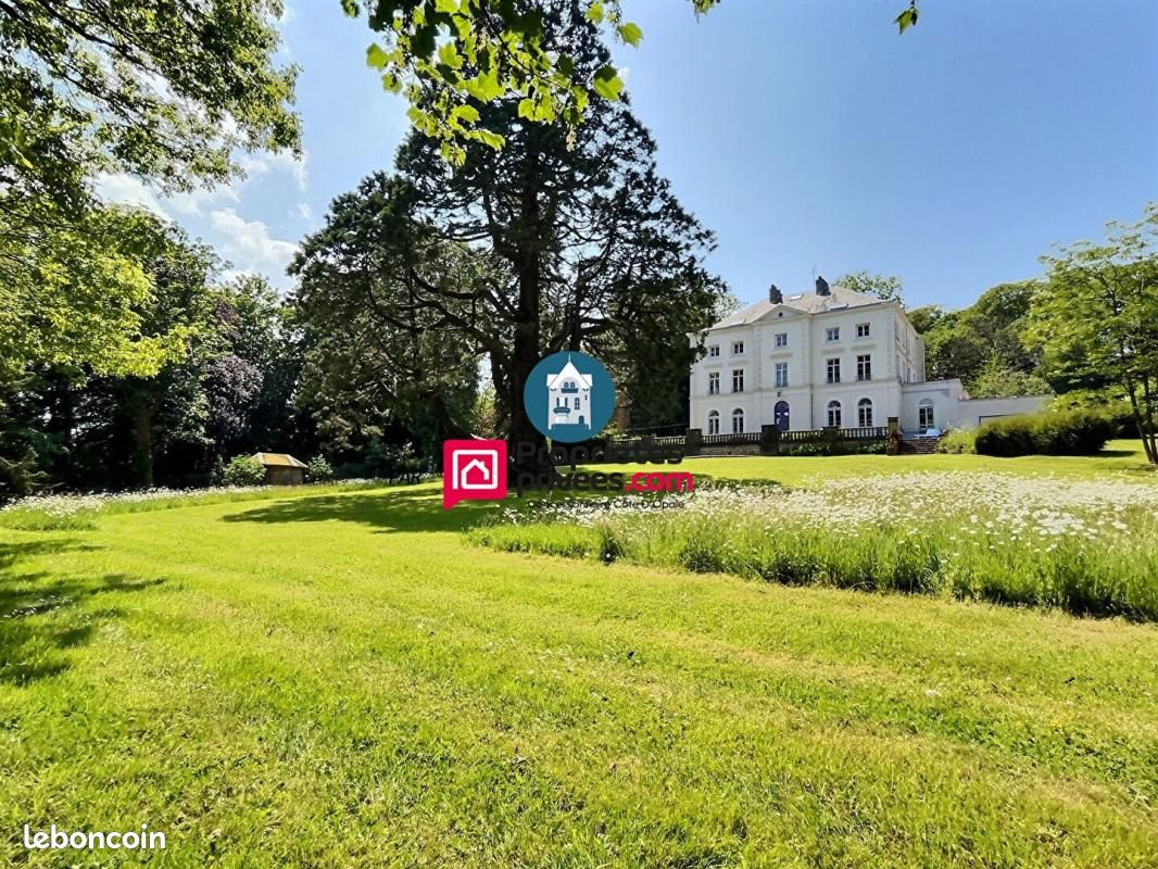 Замки и поместья с 19 спальнями в Утро, Франция № 73883