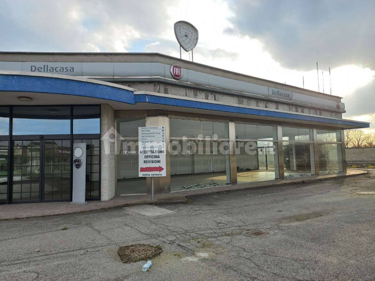 5-salle Propriété commerciale à Trino, Italy No. 158508