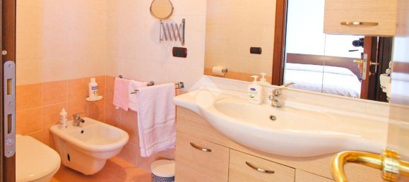 9 rooms House in Roseto degli Abruzzi, Italy No. 109664 36