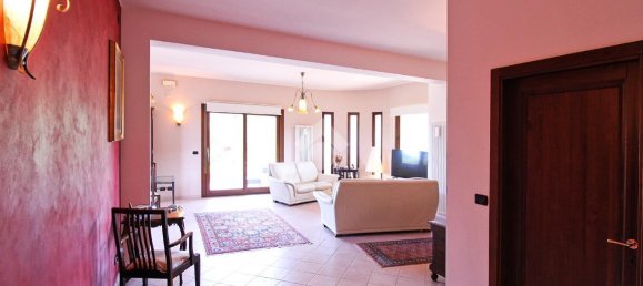 9 rooms House in Roseto degli Abruzzi, Italy No. 109664 14