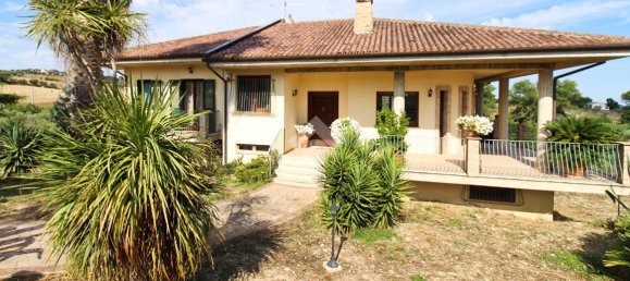 9 rooms House in Roseto degli Abruzzi, Italy No. 109664 42