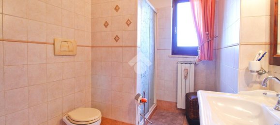 9 rooms House in Roseto degli Abruzzi, Italy No. 109664 33