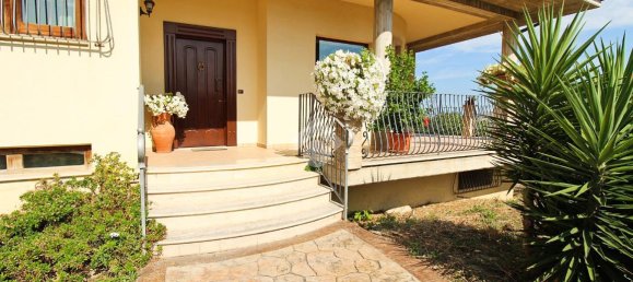 9 rooms House in Roseto degli Abruzzi, Italy No. 109664 3