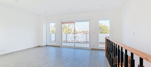 4 bedrooms House in Villemandeur, France No. 153848 13