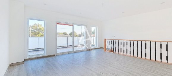 4 bedrooms House in Villemandeur, France No. 153848 12