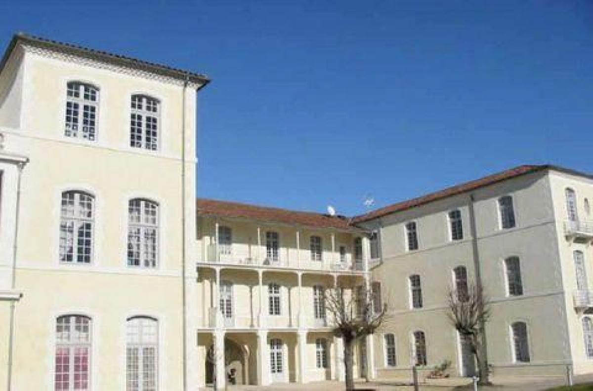 Кондоминиум  с 3 спальнями в Ош, Франция № 34846