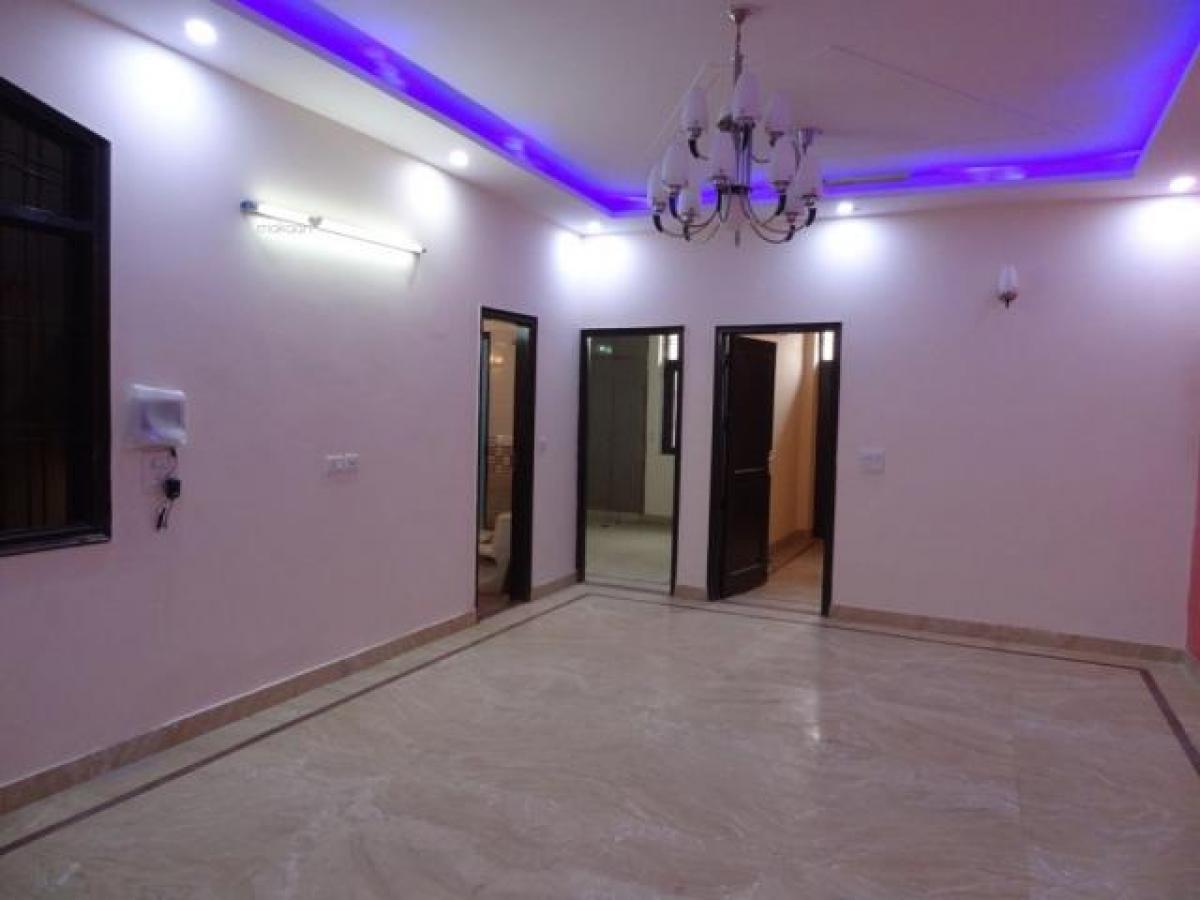4 bedrooms House in Faridabad, India No. 6734