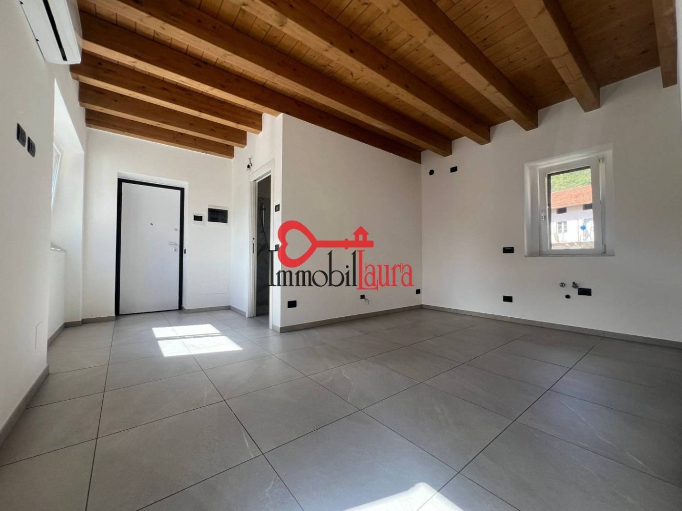 2 bedrooms Duplex in Bisuschio, Italy No. 353777