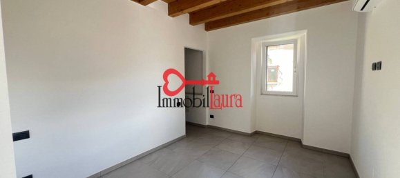 2 bedrooms Duplex in Bisuschio, Italy No. 353777 7