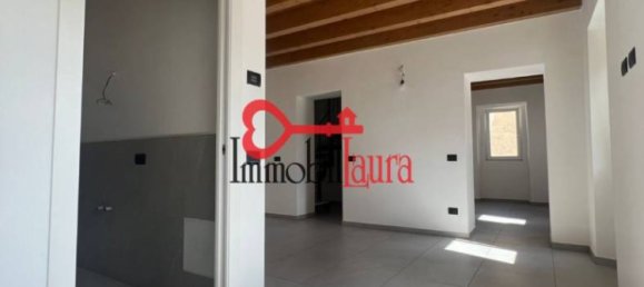 2 bedrooms Duplex in Bisuschio, Italy No. 353777 3