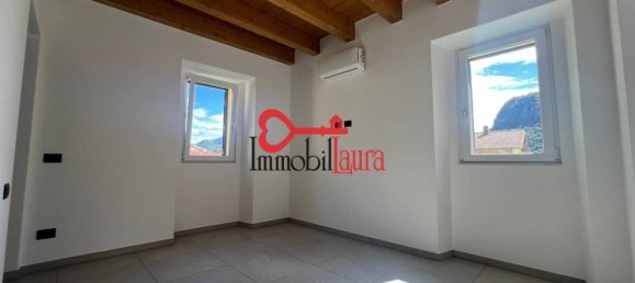2 bedrooms Duplex in Bisuschio, Italy No. 353777 8
