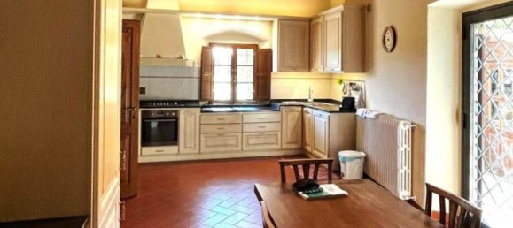 6 bedrooms House in Campi Bisenzio, Italy No. 331260 12