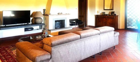 6 bedrooms House in Campi Bisenzio, Italy No. 331260 36