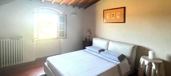 6 bedrooms House in Campi Bisenzio, Italy No. 331260 20