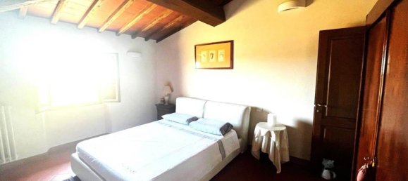 6 bedrooms House in Campi Bisenzio, Italy No. 331260 19