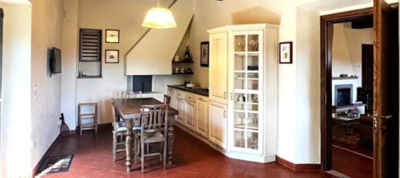 6 bedrooms House in Campi Bisenzio, Italy No. 331260 13