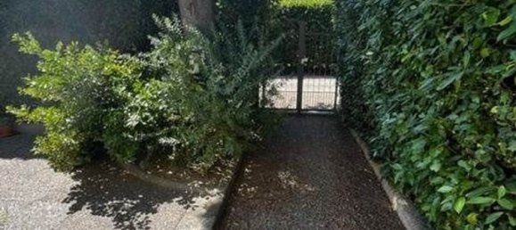 6 bedrooms House in Campi Bisenzio, Italy No. 331260 15