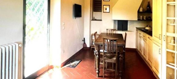 6 bedrooms House in Campi Bisenzio, Italy No. 331260 14