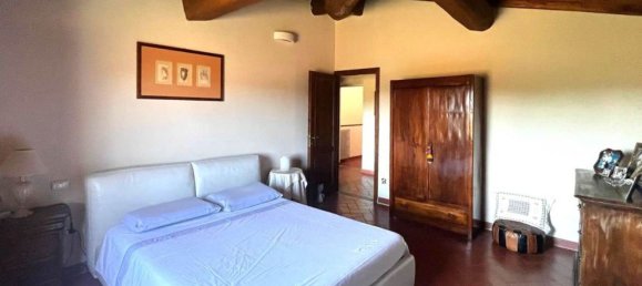 6 bedrooms House in Campi Bisenzio, Italy No. 331260 21