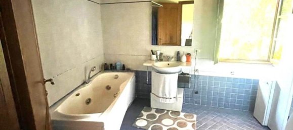 6 bedrooms House in Campi Bisenzio, Italy No. 331260 27