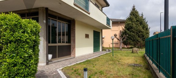 5-salle Villa à Ponte San Nicolò, Italy No. 60153 8