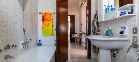 5-salle Villa à Ponte San Nicolò, Italy No. 60153 34