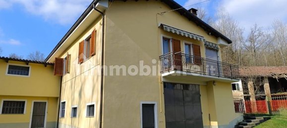 2 bedrooms Villa in Frinco, Italy No. 71164 2