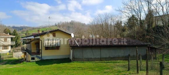 2 bedrooms Villa in Frinco, Italy No. 71164 5