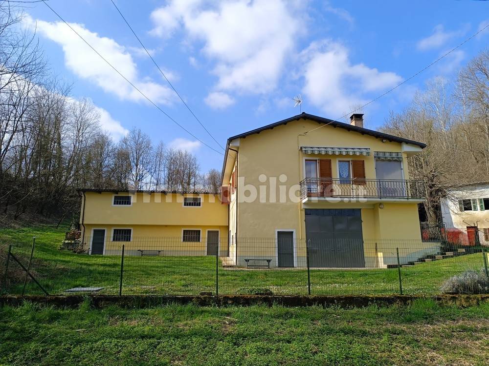 2 bedrooms Villa in Frinco, Italy No. 71164