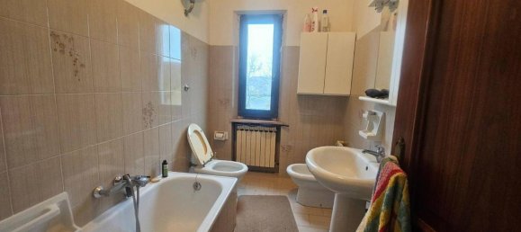 Casa de 10 habitaciónes en Pergola, Italy No. 39424 22