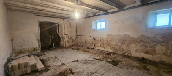 Casa de 10 habitaciónes en Pergola, Italy No. 39424 18